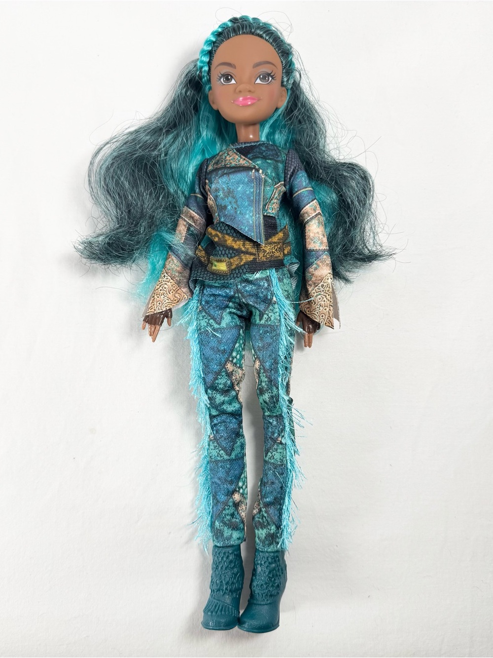Disney Descendants 3 Uma Doll Isle of the Lost with Complete Outfit